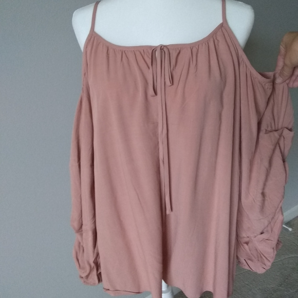 Wrangler Tops - NWT Wrangler, open shoulder, long sleeve top